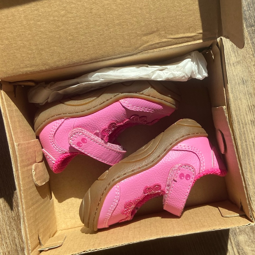 Surprize by Stride Rite size 2 (color:pink style:Angie)